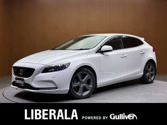 ボルボ Ｖ４０ T－4 SE 千葉県 2014(平26)年 6.7万km アイスホワイト ＡＣＣ　/純正ナビ　/バックカメラ　/ＢＬＩＳ　/ドライブレコーダー　/キセノンヘッドライト　/オートライト　/黒革　/シートヒーター　/メモリーパワーシート　/ＥＴＣ　/純正１７インチＡＷ　/レーンアシスト