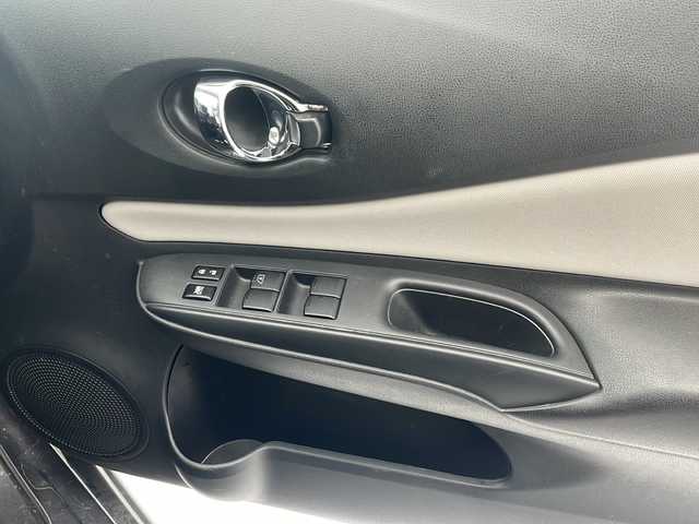 日産 ノート e－パワー X FOUR 沖縄県 2019(平31)年 3.8万km ダークメタルグレー ストラーダナビ　【CN-RE05WD】/　【ＣＤ　ＤＶＤ　フルセグＴＶ　Ｂｌｕｅｔｏｏｔｈ】/バックカメラ/4WD/ＥＴＣ/コーナーセンサー前後/純正アルミホイール/スマートキー/プッシュスタート/ドアバイザー/フロアマット