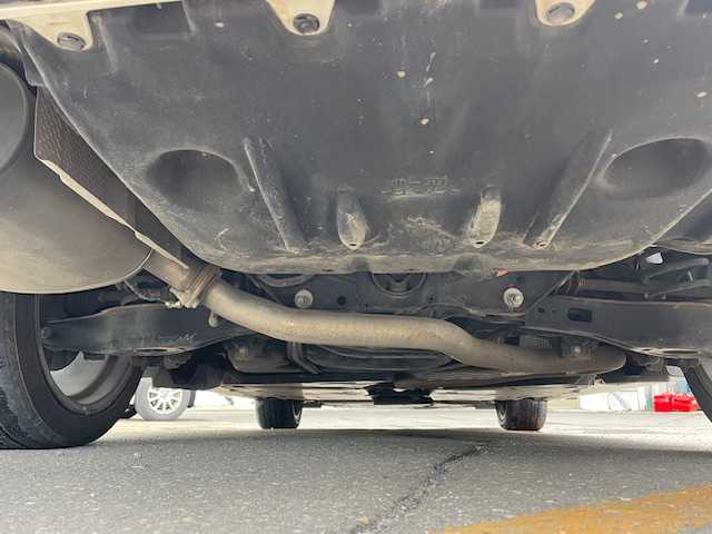 トヨタ カムリ WS 道東・釧路十勝 2020(令2)年 10.7万km プラチナホワイトパールマイカ 4WD/ワンオーナー/寒冷地仕様/純正ナビ/  (フルセグTV/Bluetooth)/バックカメラ/トヨタセーフティセンス/  プリクラッシュセーフティ/  レーダークルーズコントロール/  レーントレーシングアシスト(LTA)/  オートマチックバイビーム(AHB)/  ロードサインアシスト(RSA)/先行車発進告知機能(TMN)/インテリジェントクリアランスソナー/ブラインドスポットモニター(BSM)/リアクロストラフィックオートブレーキ/車間接近通報装置/ステアリングスイッチ/革巻きステアリング/パドルシフト/LEDヘッドライト/フォグライト/ハーフレザーシート/パワーシート/ミラーヒーター/ウィンカーミラー/電動格納ミラー/横滑り防止装置/ビルトインETC/USBソケット/フロントワイパーデアイサー/純正ドアバイザー/純正フロアマット/純正キーレス一体型エンジンスターター/スマートキー/エンジンプッシュスタート/スペアキー/取扱説明書/保証書/ナビ取説/純正オプション18インチアルミホイール/冬タイヤ積み込み/  (215/55R17、6mm、純正AW)
