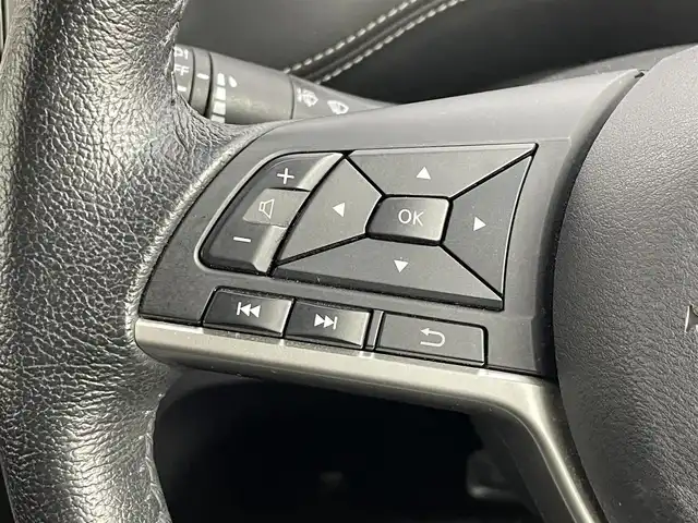 日産 セレナ ハイウェイスター 道央・札幌 2017(平29)年 7万km ブリリアントホワイトパール 2トーン ・４WD/・純正9インチナビ/　CD/DVD/SD/BT/フルセグ/・純正フリップダウンモニター/・バックカメラ/・ETC/・エマージェンシーブレーキ/・レーンキープアシスト/・クルーズコントロール/・ハンズフリー両側パワースライドドア/・LEDヘッドライト/・フォグライト/・オートライト/・プッシュスタート/・スマートキー/・純正フロアマット/・ドアバイザー