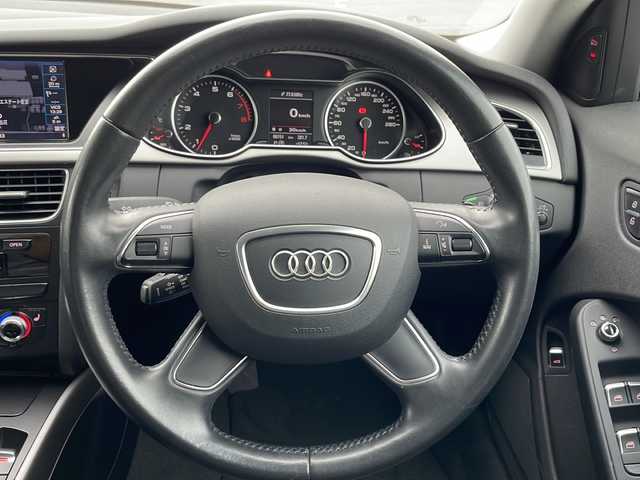 アウディ Ａ４ 2．0 TFSI 兵庫県 2013(平25)年 6.7万km グレイシアホワイトメタリック 保証書・取説・有/純正SDナビ・ワンセグ・BT・CD・DVD・FM・AM/ETC/バックカメラ/追尾機能付きクルーズコントロール・/車線逸脱防止支援システム/衝突被害軽減ブレーキ/コーナーセンサー/前後ドライブレコーダー/ブラインドスポットミラー/アイドリングストップ/プッシュスタート/スマートキー×2/純正フロアマット/純正ドアバイザー