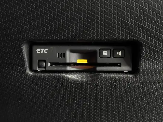 ダイハツ タント カスタム RS セレクション 三重県 2020(令2)年 6万km ブラックマイカメタリック ガソリン・ターボ/FF/インパネCVT/純正 9インチナビ NSZN-Y70DS/（CD/DVD/TV/iPod/MEMORY MUSIC/SD/Bluetooth/FM/AM/USB/HDMI/ドラレコ）/バックカメラ/両側パワースライドドア（ワンタッチオープン機能/ウェルカムオープン機能/タッチ＆ゴーロック機能付）/ドライブレコーダー 前方/ビルトインETC/スマートアシスト3/・衝突回避支援ブレーキ機能（対車両・対歩行者）/・衝突警報機能（対車両・対歩行者）/・ブレーキ制御付誤発進抑制機能（前方・後方）/・レーダークルコン/・レーンキープコントロール（LKC）/・車線逸脱抑制制御機能/・車線逸脱警報機能/・コーナーセンサー（フロント２個／リヤ２個）/・標識認識機能（進入禁止）/装備/・ハーフレザーシート/・シートヒーター（D/N）/・オートエアコン/・オートライト/・LED ヘッドランプ＋サイドビューランプ＋フロントフォグランプ/・運転席ロングスライド機能/・ステアリングスイッチ/・充電用USBジャック（タイプA）/・プッシュスタート/・純正15inAW/・スマートキーx1/など