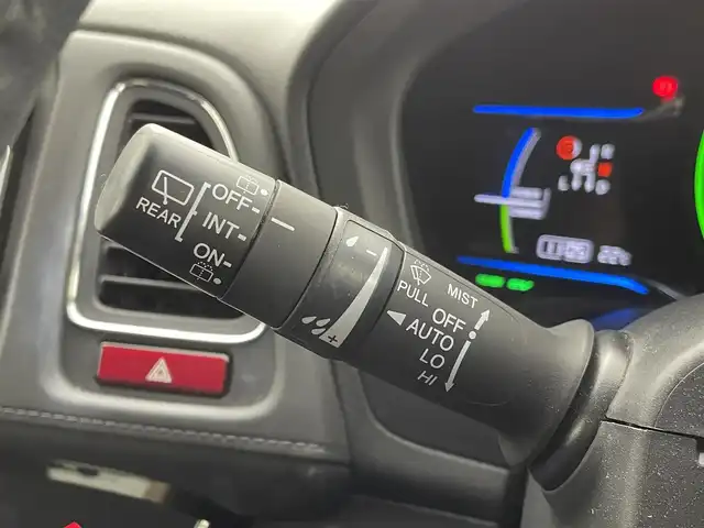 ホンダ ヴェゼル ハイブリッド Z 群馬県 2014(平26)年 8.1万km ルーセブラックM 純正７インチナビ　バックカメラ　クルーズコントロール　ＬＥＤライト　ハーフレザーシート　シートヒーター　純正１７インチＡＷ　ステアリングリモコン　スマートキー　ルーフレール　ＥＴＣ　禁煙車