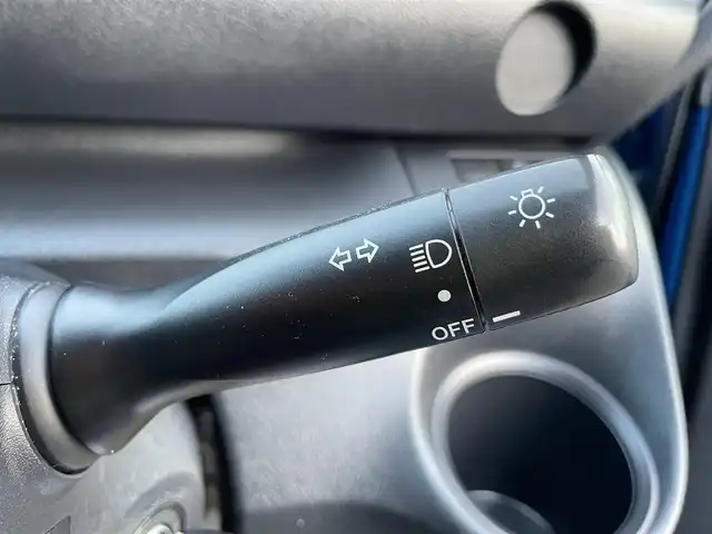 トヨタ シエンタ X 石川県 2019(令1)年 6.1万km コバルトブルーメタリック 社外メモリーナビ/フルセグTV/ETC/パワースライドドア/キーレス/レーダーブレーキ/レーンキープアシスト/ドライブレコーダー/保証書