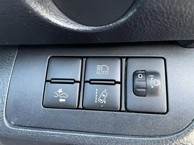 トヨタ シエンタ X 石川県 2019(令1)年 6.1万km コバルトブルーメタリック 社外メモリーナビ/フルセグTV/ETC/パワースライドドア/キーレス/レーダーブレーキ/レーンキープアシスト/ドライブレコーダー/保証書