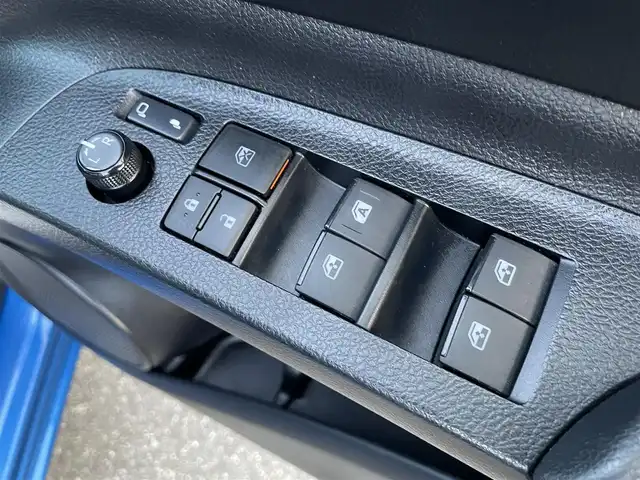 トヨタ シエンタ X 石川県 2019(令1)年 6.1万km コバルトブルーメタリック 社外メモリーナビ/フルセグTV/ETC/パワースライドドア/キーレス/レーダーブレーキ/レーンキープアシスト/ドライブレコーダー/保証書