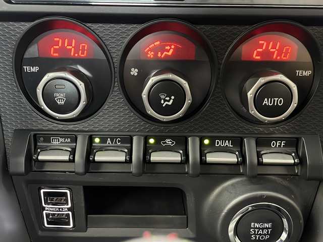 トヨタ ８６ GT 栃木県 2012(平24)年 5万km クリスタルブラックシリカ 社外SDナビ/　（Bluetooth/フルセグTV/CD/USBFM/AM）/フルエアロ/ETC2.0/バックカメラ/ドアスタビライザー/フェンダーフィン/HIDヘッドライト/フォグランプ/電動格納ミラー/横滑り防止機能/純正17インチアルミホイール/純正フロアマット/プッシュスタート/スマートキー×2本/カーテンエアバッグ