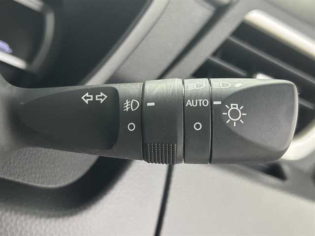 トヨタ ルーミー カスタムG 埼玉県 2022(令4)年 2.8万km パールホワイトⅢ 純正９型ディスプレイオーディオ　パノラミックビューモニター　電動パーキングブレーキ　ドライブレコーダーシートヒーター　ＥＴＣ　ＬＥＤヘッドライト