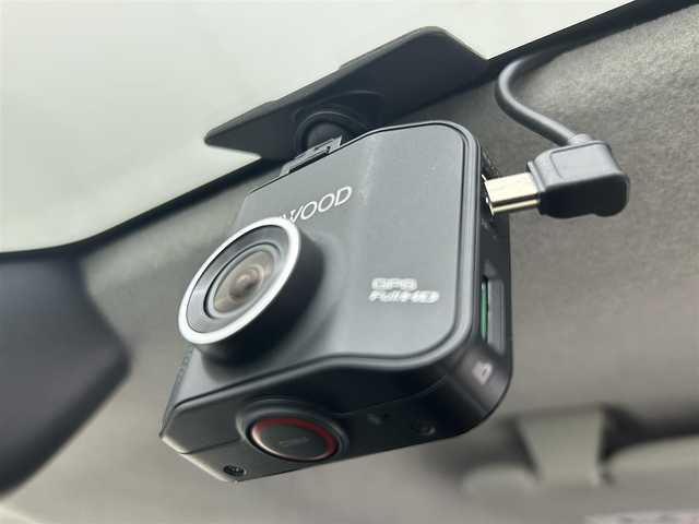トヨタ ルーミー カスタムG 埼玉県 2022(令4)年 2.8万km パールホワイトⅢ 純正９型ディスプレイオーディオ　パノラミックビューモニター　電動パーキングブレーキ　ドライブレコーダーシートヒーター　ＥＴＣ　ＬＥＤヘッドライト