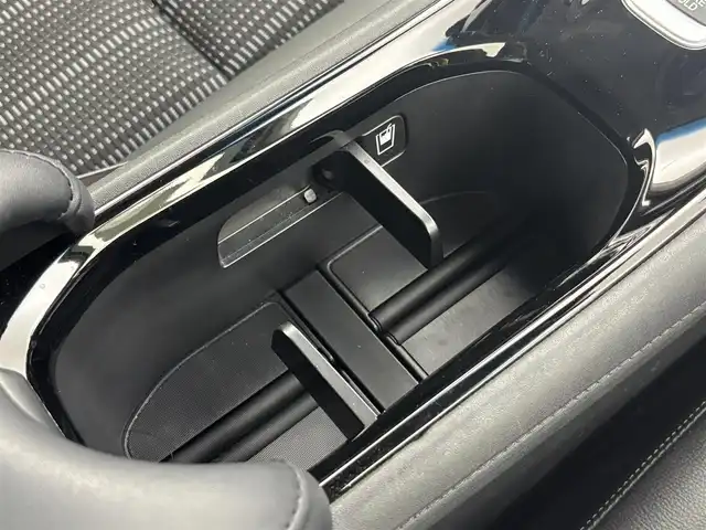 ホンダ ヴェゼル ハイブリッド Z ホンダセンシング 福井県 2017(平29)年 2.4万km クリスタルブラックパール 純正ナビ/バックカメラ/フルセグカメラ/前後ドライブレコーダー/フロアマット/アルミホイール/コーナーセンサー/レーンキープアシスト/衝突被害軽減システム/オートライト/ＬＥＤヘッドライト/スマートキー