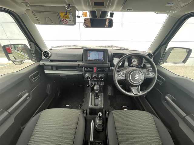 スズキ ジムニー XC 千葉県 2023(令5)年 1.6万km ジャングルグリーン セーフティサポート /ストラーダナビ /【型式：CN-E330D】/ラジオ/CD/Bluetooth/フルセグTV /バックカメラ /D/N席シートヒーター /ビルトインETC /オートライト/LEDヘッドライト /フロントフォグランプ/クルーズコントロール/パワーウィンドウ/パワーステアリング/ABS