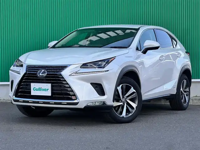 レクサス ＮＸ 300h Iパッケージ 宮城県 2018(平30)年 5.7万km ソニッククォーツ パーキングサポートブレーキ（静止物）/OP18インチAW/＝＝＝/セーフティシステムプラス/・プリクラッシュセーフティ/・レーンディパーチャーアラート/・アダプティブハイビームシステム/・レーダークルーズコントロール/純正ナビ/・CD/DVD/・Bluetooth/・フルセグTV/サイドカメラ/バックカメラ/ビルトインETC2.0/ドライブレコーダー/パワーバックドア/L_tex（合皮）シート/シートヒーター/ステアリングヒーター/パワーシート（運転席メモリー機能付）/革巻きステアリング/パドルシフト/ステアリングスイッチ/電動パーキングブレーキ/ブレーキホールド/角型LEDヘッドランプ/フォグランプ/オートライト/スマートキー＆プッシュスタート/電動格納ミラー/純正フロアマット/トノカバー/W/サイド/カーテン/ニーエアバッグ