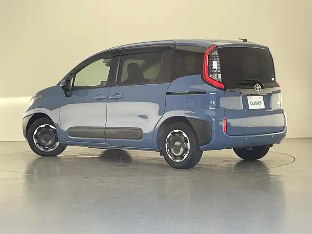トヨタ シエンタ ハイブリッド Z 大阪府 2023(令5)年 1.1万km グレイッシュブルー トヨタセーフティセンス/　・衝突軽減ブレーキ/　・レーダークルーズコントロール/　・レーンキープアシスト/　・ブラインドスポットモニタ/　・オートマチックハイビーム/パノラミックビューモニタ/純正ナビディスプレイオーディオ/　・フルセグTV/　・Bluetooth/純正ドライブレコーダー/両側パワースライドドア/パーキングアシスト/ステアリングヒーター/D/N席シートヒータ/LEDヘッドライト/前後コーナーセンサー/ビルトインETC2.0/Wサイド/カーテンエアバック/100V充電