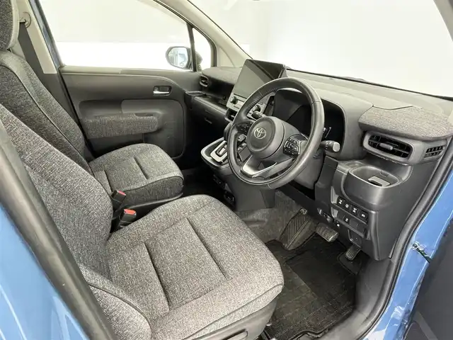 トヨタ シエンタ ハイブリッド Z 大阪府 2023(令5)年 1.1万km グレイッシュブルー トヨタセーフティセンス/　・衝突軽減ブレーキ/　・レーダークルーズコントロール/　・レーンキープアシスト/　・ブラインドスポットモニタ/　・オートマチックハイビーム/パノラミックビューモニタ/純正ナビディスプレイオーディオ/　・フルセグTV/　・Bluetooth/純正ドライブレコーダー/両側パワースライドドア/パーキングアシスト/ステアリングヒーター/D/N席シートヒータ/LEDヘッドライト/前後コーナーセンサー/ビルトインETC2.0/Wサイド/カーテンエアバック/100V充電