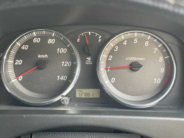 ダイハツ ムーヴ カスタム RS LTD 愛知県 2003(平15)年 13.8万km ホワイトパールマイカ SPORZAエアロ/carrozzeriaオーディオ/CD/AUX/KENWOODツィーター/MUGENドアハンドルプロテクター/純正サイドシルプレート/LEVOCペダルカバー/momoステアリング/オートゲージ追加メーター/内外気温度計/パワーバー/合皮シートカバー/社外フロアマット/社外ドアバイザー/JASMAマフラー/電格ミラー/ISOFIX/ベンチシート/センターコンソール/デュアルグローブボックス/フォグランプ/アクセサリーソケット/記録簿（H28、H30、R2、R4、R6)/スペアキー