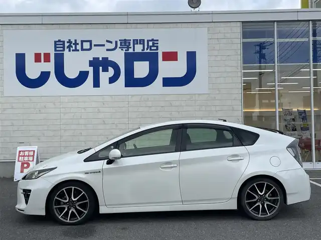 トヨタ プリウス S ツーリングセレ G’s 佐賀県 2013(平25)年 10.7万km ホワイトパールクリスタルシャイン こちらは現金またはオートローンご利用時の価格です/自社ローンご希望の方は別途その旨お申付け下さい/＊純正ナビ/＊CD/DVD/Bluetooth/＊バックカメラ/＊Autoライト/＊ＥＴＣ/＊電動格納ミラー/＊横滑り防止装置/＊盗難防止装置/＊フロアマット/＊ドアバイザー/＊パワステ/＊パワーウインドウ/＊ステアリングスイッチ/＊純正アルミホイール