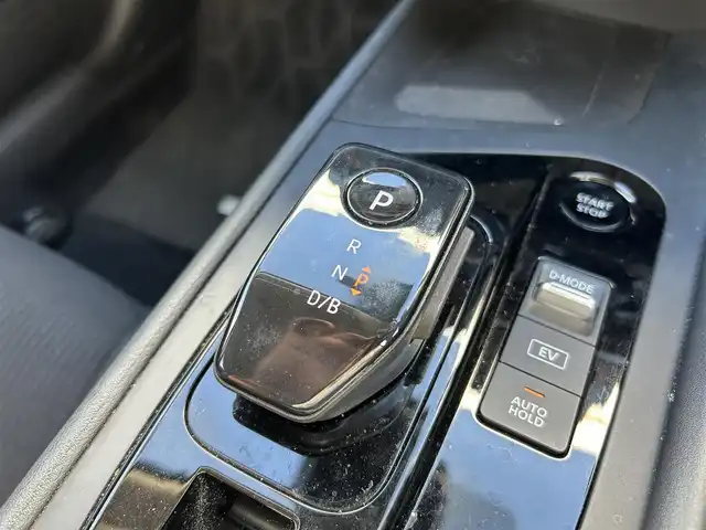 日産 ノート X 新潟県 2021(令3)年 8.9万km スーパーブラック ワンオーナー/フルエアロ/衝突軽減/全方位カメラ/純正ナビ/(AM/FM/BT/フルセグ)/デジタルインナーミラー/ETC/ドライブレコーダー/プロパイロット/追従クルーズコントロール/コーナーセンサー/シートヒーター/置くだけ充電/ハンドルヒーター/革巻きステアリング/ステアリングスイッチ/AUTOライト/AUTOハイビーム/LEDヘッドライト/フォグランプ/横滑り防止/プッシュスタート/スマートキー