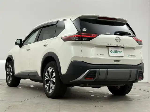 日産 エクストレイル X e－4ORCE 愛知県 2022(令4)年 9.7万km ブリリアントホワイトパール メーカー純正12.3インチナビ/・フルセグTV/Bluetooth/USB/CarPlay/アラウンドビューモニター/ビルドインETC/純正前後ドライブレコーダー/パワーバックドア/インテリジェントルームミラー/プロパイロット/エマージェンシーブレーキ/MOD（踏み間違え防止）/トランク内1500W電源/前席パワーシート/前席シートヒーター/ステアリングヒーター/純正18インチアルミホイール/純正フロアマット/ボンネットガード/サイドバイザー/テレビキャンセラー