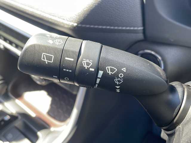 トヨタ ＲＡＶ４ G Zパッケージ 岩手県 2019(令1)年 6.5万km ホワイトパールクリスタルシャイン 純正SDナビ/AM/FM/CD/DVD/Bluetooth/純正エンジンスターター/デジタルインナーミラー/パワーバックドア/寒冷地仕様/ステアリングヒーター/フルセグTV/純正オーディオ/バックカメラ/ETC2.0/純正ドライブレコーダー/レーダークルーズコントロール/衝突被害軽減ブレーキ/レーンキープアシスト/横滑り防止装置/D席パワーシート/シートヒーター/オートライト/オートハイビーム/LEDヘッドライト/フォグランプ/スマートキー/プッシュスタート/電動格納ミラー/純正18インチAW/純正フロアマット/純正ドアバイザー/保証書/取扱説明書