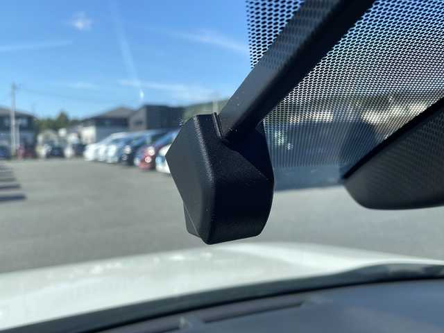 トヨタ ＲＡＶ４ G Zパッケージ 岩手県 2019(令1)年 6.5万km ホワイトパールクリスタルシャイン 純正SDナビ/AM/FM/CD/DVD/Bluetooth/純正エンジンスターター/デジタルインナーミラー/パワーバックドア/寒冷地仕様/ステアリングヒーター/フルセグTV/純正オーディオ/バックカメラ/ETC2.0/純正ドライブレコーダー/レーダークルーズコントロール/衝突被害軽減ブレーキ/レーンキープアシスト/横滑り防止装置/D席パワーシート/シートヒーター/オートライト/オートハイビーム/LEDヘッドライト/フォグランプ/スマートキー/プッシュスタート/電動格納ミラー/純正18インチAW/純正フロアマット/純正ドアバイザー/保証書/取扱説明書