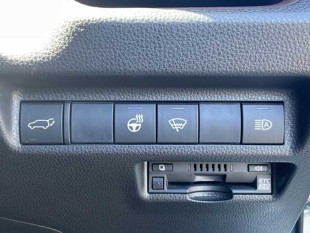 トヨタ ＲＡＶ４ G Zパッケージ 岩手県 2019(令1)年 6.5万km ホワイトパールクリスタルシャイン 純正SDナビ/AM/FM/CD/DVD/Bluetooth/純正エンジンスターター/デジタルインナーミラー/パワーバックドア/寒冷地仕様/ステアリングヒーター/フルセグTV/純正オーディオ/バックカメラ/ETC2.0/純正ドライブレコーダー/レーダークルーズコントロール/衝突被害軽減ブレーキ/レーンキープアシスト/横滑り防止装置/D席パワーシート/シートヒーター/オートライト/オートハイビーム/LEDヘッドライト/フォグランプ/スマートキー/プッシュスタート/電動格納ミラー/純正18インチAW/純正フロアマット/純正ドアバイザー/保証書/取扱説明書