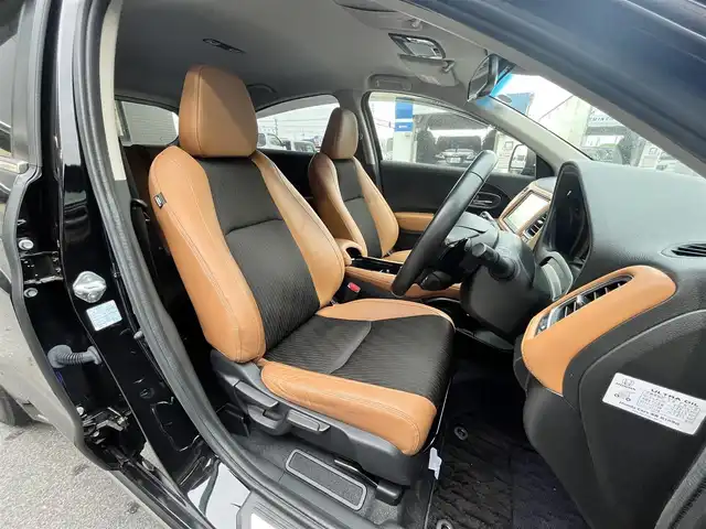 ホンダ ヴェゼル ハイブリッド Z ホンダセンシング 滋賀県 2020(令2)年 6.3万km クリスタルブラックパール 純正8インチナビ/Bluetooth/CD/DVD/iPod/AUX/フルセグTV/バックカメラ/追従クルーズコントロール/ホンダセンシング/ハーフレザーシート/シートヒーター/純正17インチアルミホイール/ETC
