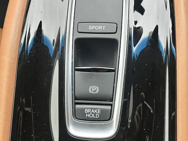 ホンダ ヴェゼル ハイブリッド Z ホンダセンシング 滋賀県 2020(令2)年 6.3万km クリスタルブラックパール 純正8インチナビ/Bluetooth/CD/DVD/iPod/AUX/フルセグTV/バックカメラ/追従クルーズコントロール/ホンダセンシング/ハーフレザーシート/シートヒーター/純正17インチアルミホイール/ETC