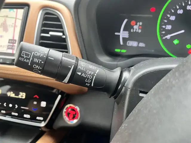 ホンダ ヴェゼル ハイブリッド Z ホンダセンシング 滋賀県 2020(令2)年 6.3万km クリスタルブラックパール 純正8インチナビ/Bluetooth/CD/DVD/iPod/AUX/フルセグTV/バックカメラ/追従クルーズコントロール/ホンダセンシング/ハーフレザーシート/シートヒーター/純正17インチアルミホイール/ETC