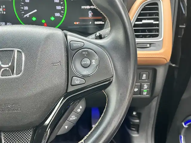 ホンダ ヴェゼル ハイブリッド Z ホンダセンシング 滋賀県 2020(令2)年 6.3万km クリスタルブラックパール 純正8インチナビ/Bluetooth/CD/DVD/iPod/AUX/フルセグTV/バックカメラ/追従クルーズコントロール/ホンダセンシング/ハーフレザーシート/シートヒーター/純正17インチアルミホイール/ETC