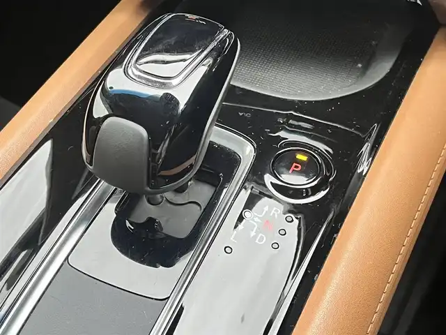 ホンダ ヴェゼル ハイブリッド Z ホンダセンシング 滋賀県 2020(令2)年 6.3万km クリスタルブラックパール 純正8インチナビ/Bluetooth/CD/DVD/iPod/AUX/フルセグTV/バックカメラ/追従クルーズコントロール/ホンダセンシング/ハーフレザーシート/シートヒーター/純正17インチアルミホイール/ETC