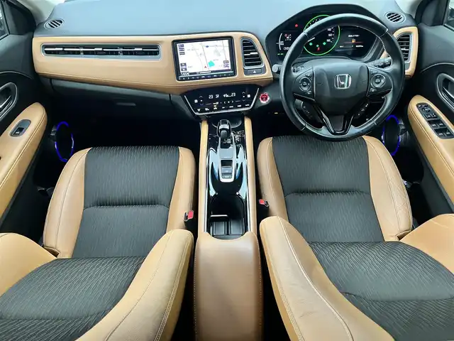 ホンダ ヴェゼル ハイブリッド Z ホンダセンシング 滋賀県 2020(令2)年 6.3万km クリスタルブラックパール 純正8インチナビ/Bluetooth/CD/DVD/iPod/AUX/フルセグTV/バックカメラ/追従クルーズコントロール/ホンダセンシング/ハーフレザーシート/シートヒーター/純正17インチアルミホイール/ETC