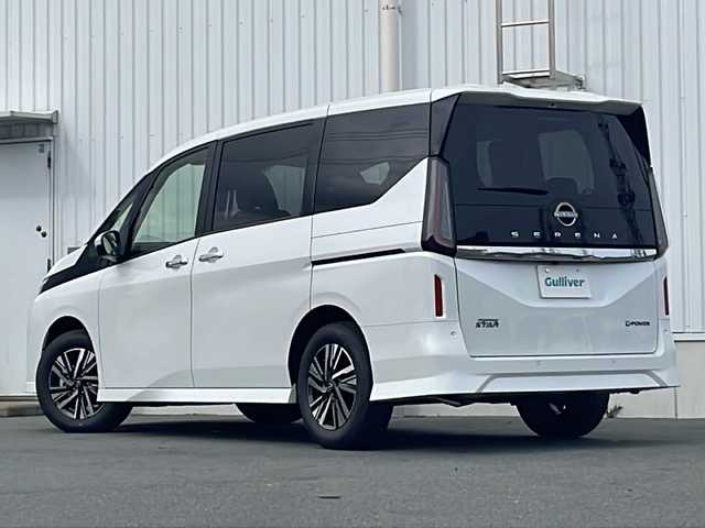 日産 セレナ e－パワー ハイウェイスター V 三重県 2025(令7)年 0.1千km プリズムホワイト 登録済未使用車/純正12.3型ナビ/全周囲カメラ/ワイヤレス充電器/プロパイロット/BSM/ビルトインETC2.0/デジタルインナーミラー/両側パワースライドドア/スペアキー/USB・タイプC給電ポート/レーダークルーズコントロール/レーンキープアシスト/衝突軽減ブレーキ/革巻きステアリング/ステアリングスイッチ/LEDヘッドライト/オートハイビーム/オートライト/電子パーキング/ウォークスルー/電動格納ミラー/禁煙車