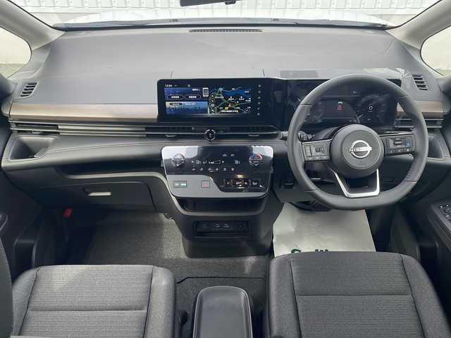 日産 セレナ e－パワー ハイウェイスター V 三重県 2025(令7)年 0.1千km プリズムホワイト 登録済未使用車/純正12.3型ナビ/全周囲カメラ/ワイヤレス充電器/プロパイロット/BSM/ビルトインETC2.0/デジタルインナーミラー/両側パワースライドドア/スペアキー/USB・タイプC給電ポート/レーダークルーズコントロール/レーンキープアシスト/衝突軽減ブレーキ/革巻きステアリング/ステアリングスイッチ/LEDヘッドライト/オートハイビーム/オートライト/電子パーキング/ウォークスルー/電動格納ミラー/禁煙車