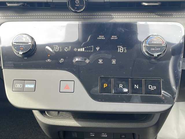 日産 セレナ e－パワー ハイウェイスター V 三重県 2025(令7)年 0.1千km プリズムホワイト 登録済未使用車/純正12.3型ナビ/全周囲カメラ/ワイヤレス充電器/プロパイロット/BSM/ビルトインETC2.0/デジタルインナーミラー/両側パワースライドドア/スペアキー/USB・タイプC給電ポート/レーダークルーズコントロール/レーンキープアシスト/衝突軽減ブレーキ/革巻きステアリング/ステアリングスイッチ/LEDヘッドライト/オートハイビーム/オートライト/電子パーキング/ウォークスルー/電動格納ミラー/禁煙車