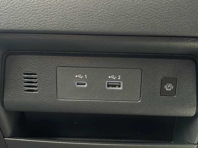 日産 セレナ e－パワー ハイウェイスター V 三重県 2025(令7)年 0.1千km プリズムホワイト 登録済未使用車/純正12.3型ナビ/全周囲カメラ/ワイヤレス充電器/プロパイロット/BSM/ビルトインETC2.0/デジタルインナーミラー/両側パワースライドドア/スペアキー/USB・タイプC給電ポート/レーダークルーズコントロール/レーンキープアシスト/衝突軽減ブレーキ/革巻きステアリング/ステアリングスイッチ/LEDヘッドライト/オートハイビーム/オートライト/電子パーキング/ウォークスルー/電動格納ミラー/禁煙車