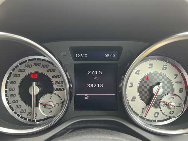 メルセデス・ベンツ ＳＬＫ２００ MT AMG スポーツPKG 神奈川県 2013(平25)年 3.9万km カルサイトホワイト AMGスポーツパッケージ/オープンカー/本革シート/OP純正１８インチAW/純正ナビ（AM/FM/SD/USB/BT/ワンセグTV)/クルーズコントロール（スピードリミッター）/ETC/シートヒーター/ネックヒーター/アテンションアシスト/電子パーキングブレーキ/純正フロアマット/HIDヘッドライト/ベンツブレーキキャリパー/保証書/取扱説明書