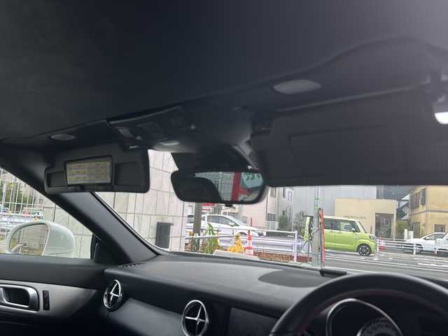 メルセデス・ベンツ ＳＬＫ２００ MT AMG スポーツPKG 神奈川県 2013(平25)年 3.9万km カルサイトホワイト AMGスポーツパッケージ/オープンカー/本革シート/OP純正１８インチAW/純正ナビ（AM/FM/SD/USB/BT/ワンセグTV)/クルーズコントロール（スピードリミッター）/ETC/シートヒーター/ネックヒーター/アテンションアシスト/電子パーキングブレーキ/純正フロアマット/HIDヘッドライト/ベンツブレーキキャリパー/保証書/取扱説明書