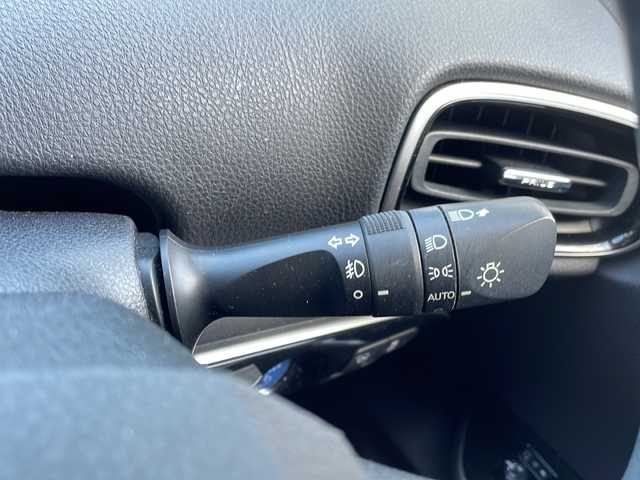 トヨタ プリウス A 福岡県 2016(平28)年 5.6万km ダークブルーマイカM 純正ナビ（DSZT-YC4T）/（AM/FM/BT/CD/DVD/フルセグTV）/ブラインドスポットモニター/ヘッドアップディスプレイ/レーダークルーズコントロール/バックカメラ/ドライブレコーダー/ETC2.0/パーキングアシスト/クリアランスソナー/オートライト/オートマチックハイビーム/レーンディパーチャーアラート/横滑り防止装置/フロアマット/ドアバイザー/スペアキー/取扱説明書/保証書