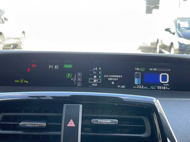 トヨタ プリウス A 福岡県 2016(平28)年 5.6万km ダークブルーマイカM 純正ナビ（DSZT-YC4T）/（AM/FM/BT/CD/DVD/フルセグTV）/ブラインドスポットモニター/ヘッドアップディスプレイ/レーダークルーズコントロール/バックカメラ/ドライブレコーダー/ETC2.0/パーキングアシスト/クリアランスソナー/オートライト/オートマチックハイビーム/レーンディパーチャーアラート/横滑り防止装置/フロアマット/ドアバイザー/スペアキー/取扱説明書/保証書