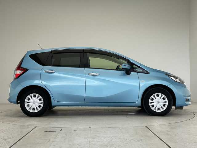 日産 ノート X 愛知県 2018(平30)年 4.8万km ソニックブルー 純正ナビ/バックカメラ/オートライト/ドライブレコーダー/ＥＴＣ/衝突軽減システム/ワンセグ/CD DVD/Bluetooth/ステアリングスイッチ/スマートキー/プッシュスタート