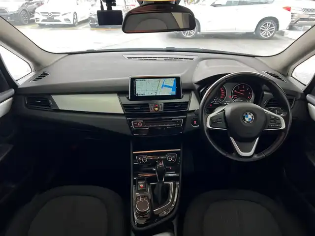 ＢＭＷ ２１８ｄ グランツアラー 兵庫県 2016(平28)年 11.2万km 白 純正ナビ/バックカメラ/サンルーフ/ETC/前後ドライブレコーダー/レーンキープアシスト/衝突軽減ブレーキ/横滑り防止装置/オートライト/パーキングアシスト/アイドリングストップ/コーナーセンサー/USB入力端子/LEDヘッドライト/AAC/スペアキー