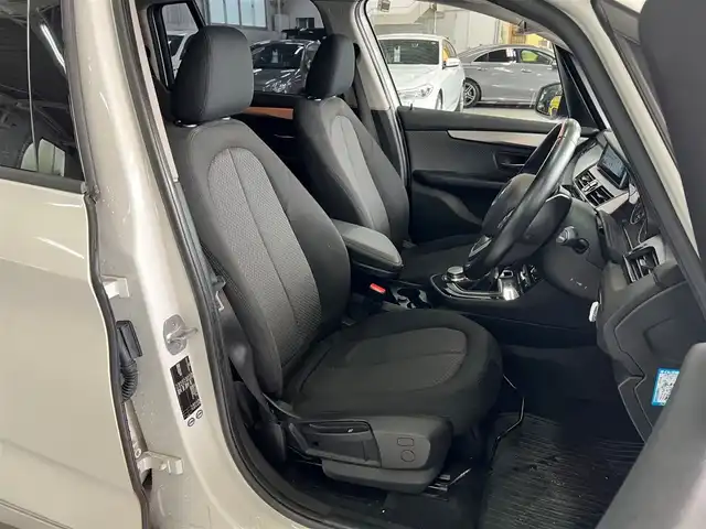 ＢＭＷ ２１８ｄ グランツアラー 兵庫県 2016(平28)年 11.2万km 白 純正ナビ/バックカメラ/サンルーフ/ETC/前後ドライブレコーダー/レーンキープアシスト/衝突軽減ブレーキ/横滑り防止装置/オートライト/パーキングアシスト/アイドリングストップ/コーナーセンサー/USB入力端子/LEDヘッドライト/AAC/スペアキー