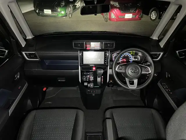 トヨタ ルーミー カスタムG－T 三重県 2022(令4)年 2.4万km クールバイオレットクリスタルシャイン 純正9インチディスプレイオーディオ（AppleCarplay/AndroidAuto/Bluetooth/AM/FM/地デジTV/USB)/ディスプレイオーディオパッケージ（外部入力用USB端子/GPSアンテナ/バックカメラ/ステアリングスイッチ）/コンフォートパッケージ（シートヒーター/シートバックテーブル）/スマートアシスト（衝突回避支援ブレーキ/衝突警報/車線逸脱警報/ふらつき警報/ブレーキ制御付誤発進抑制/サイドビューランプ/先行車発進お知らせ/コーナーセンサー/アダプティブクルーズコントロール/アダプティブドライビングビーム/路外逸脱警報/標識認識）/ウェルカムパワースライドドア（運転席側/助手席側）/LEDヘッドランプ/オートライト/スペアキー/キーフリーシステム/175/55R15タイヤ/15インチホイール/シルバー加飾付ピアノブラックセンターパネル/オートエアコン/充電用USB端子/シルバー加飾付ステアリングホイール/ステアリングスイッチ（カラーマルチインフォメーションディスプレイ/アダプテイブクルーズコントロール/スポーツモード）/撥水機能付ブラックファブリックシート