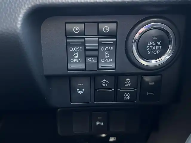 トヨタ ルーミー カスタムG－T 三重県 2022(令4)年 2.4万km クールバイオレットクリスタルシャイン 純正9インチディスプレイオーディオ（AppleCarplay/AndroidAuto/Bluetooth/AM/FM/地デジTV/USB)/ディスプレイオーディオパッケージ（外部入力用USB端子/GPSアンテナ/バックカメラ/ステアリングスイッチ）/コンフォートパッケージ（シートヒーター/シートバックテーブル）/スマートアシスト（衝突回避支援ブレーキ/衝突警報/車線逸脱警報/ふらつき警報/ブレーキ制御付誤発進抑制/サイドビューランプ/先行車発進お知らせ/コーナーセンサー/アダプティブクルーズコントロール/アダプティブドライビングビーム/路外逸脱警報/標識認識）/ウェルカムパワースライドドア（運転席側/助手席側）/LEDヘッドランプ/オートライト/スペアキー/キーフリーシステム/175/55R15タイヤ/15インチホイール/シルバー加飾付ピアノブラックセンターパネル/オートエアコン/充電用USB端子/シルバー加飾付ステアリングホイール/ステアリングスイッチ（カラーマルチインフォメーションディスプレイ/アダプテイブクルーズコントロール/スポーツモード）/撥水機能付ブラックファブリックシート