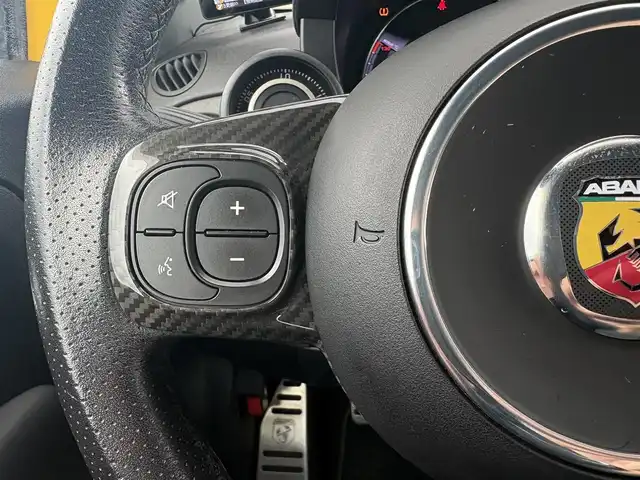 アバルト ５９５ コンペティツィオーネ 石川県 2020(令2)年 6.1万km 黄 左ハンドル/５速MT/ディスプレィオーディオ/ハーフレザーシート/ETC