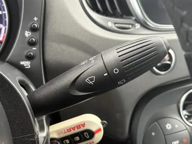 アバルト ５９５ コンペティツィオーネ 石川県 2020(令2)年 6.1万km 黄 左ハンドル/５速MT/ディスプレィオーディオ/ハーフレザーシート/ETC