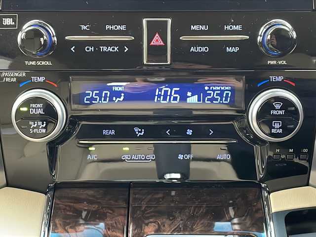 トヨタ アルファードハイブリット G Fパッケージ 道北・旭川 2020(令2)年 3.7万km ホワイトパールクリスタルシャイン /4WD//禁煙車//JBLサウンド//純正ディスプレイオーディオナビ機能付//CD/DVD/BD/SD/MSV/BT/フルセグ//後席フリップダウンモニター//パノラミックビューモニター//デジタルインナーミラー//両側パワースライドドア//ベージュ合皮シート//運転席メモリシート//パワーシート//シートヒーター&エアシート//トヨタセーフティセンス//PCS/ACC/LTA/BSM/RCTA/PKSB/RSA//クリアランスソナー//パーキングアシスト//ステアリングヒーター//オートハイビーム//オートライト//3眼LEDヘッドライト//フォグライト//ビルトインETC2.0//前後ドライブレコーダー//オートリトラミラー//オートワイパー//サンシェード//純正フロアマット//ドアバイザー//保証書//取説