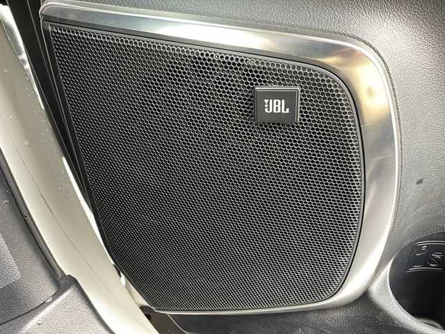 トヨタ アルファードハイブリット G Fパッケージ 道北・旭川 2020(令2)年 3.7万km ホワイトパールクリスタルシャイン /4WD//禁煙車//JBLサウンド//純正ディスプレイオーディオナビ機能付//CD/DVD/BD/SD/MSV/BT/フルセグ//後席フリップダウンモニター//パノラミックビューモニター//デジタルインナーミラー//両側パワースライドドア//ベージュ合皮シート//運転席メモリシート//パワーシート//シートヒーター&エアシート//トヨタセーフティセンス//PCS/ACC/LTA/BSM/RCTA/PKSB/RSA//クリアランスソナー//パーキングアシスト//ステアリングヒーター//オートハイビーム//オートライト//3眼LEDヘッドライト//フォグライト//ビルトインETC2.0//前後ドライブレコーダー//オートリトラミラー//オートワイパー//サンシェード//純正フロアマット//ドアバイザー//保証書//取説