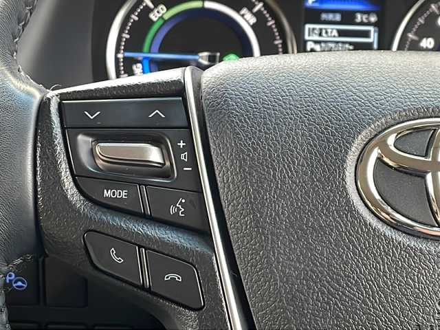 トヨタ アルファードハイブリット G Fパッケージ 道北・旭川 2020(令2)年 3.7万km ホワイトパールクリスタルシャイン /4WD//禁煙車//JBLサウンド//純正ディスプレイオーディオナビ機能付//CD/DVD/BD/SD/MSV/BT/フルセグ//後席フリップダウンモニター//パノラミックビューモニター//デジタルインナーミラー//両側パワースライドドア//ベージュ合皮シート//運転席メモリシート//パワーシート//シートヒーター&エアシート//トヨタセーフティセンス//PCS/ACC/LTA/BSM/RCTA/PKSB/RSA//クリアランスソナー//パーキングアシスト//ステアリングヒーター//オートハイビーム//オートライト//3眼LEDヘッドライト//フォグライト//ビルトインETC2.0//前後ドライブレコーダー//オートリトラミラー//オートワイパー//サンシェード//純正フロアマット//ドアバイザー//保証書//取説