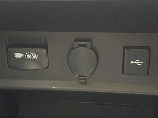 トヨタ アルファードハイブリット G Fパッケージ 道北・旭川 2020(令2)年 3.7万km ホワイトパールクリスタルシャイン /4WD//禁煙車//JBLサウンド//純正ディスプレイオーディオナビ機能付//CD/DVD/BD/SD/MSV/BT/フルセグ//後席フリップダウンモニター//パノラミックビューモニター//デジタルインナーミラー//両側パワースライドドア//ベージュ合皮シート//運転席メモリシート//パワーシート//シートヒーター&エアシート//トヨタセーフティセンス//PCS/ACC/LTA/BSM/RCTA/PKSB/RSA//クリアランスソナー//パーキングアシスト//ステアリングヒーター//オートハイビーム//オートライト//3眼LEDヘッドライト//フォグライト//ビルトインETC2.0//前後ドライブレコーダー//オートリトラミラー//オートワイパー//サンシェード//純正フロアマット//ドアバイザー//保証書//取説